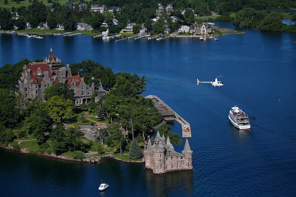 1,000 Islands Helicopter Tour including Boldt Castle